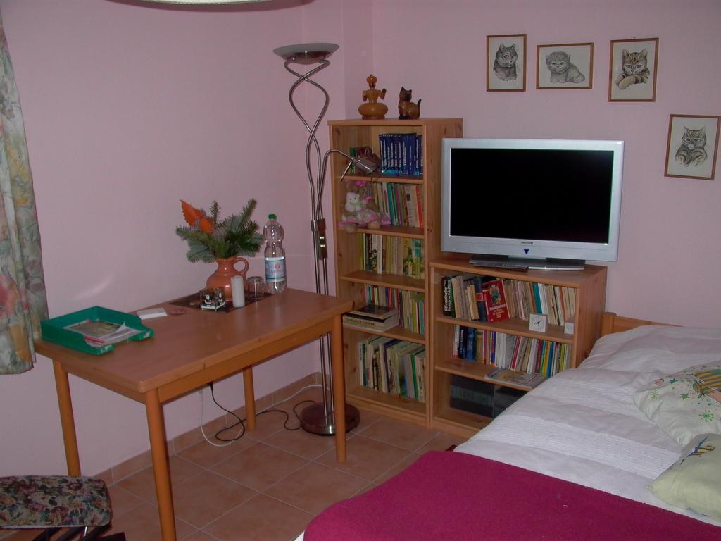 Gaestezimmer Ferienwohnung Villa Alexa, Mit Wallbox Woltersdorf  Δωμάτιο φωτογραφία